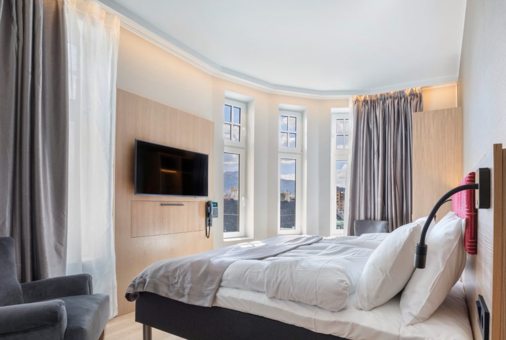 Twin Bed Room