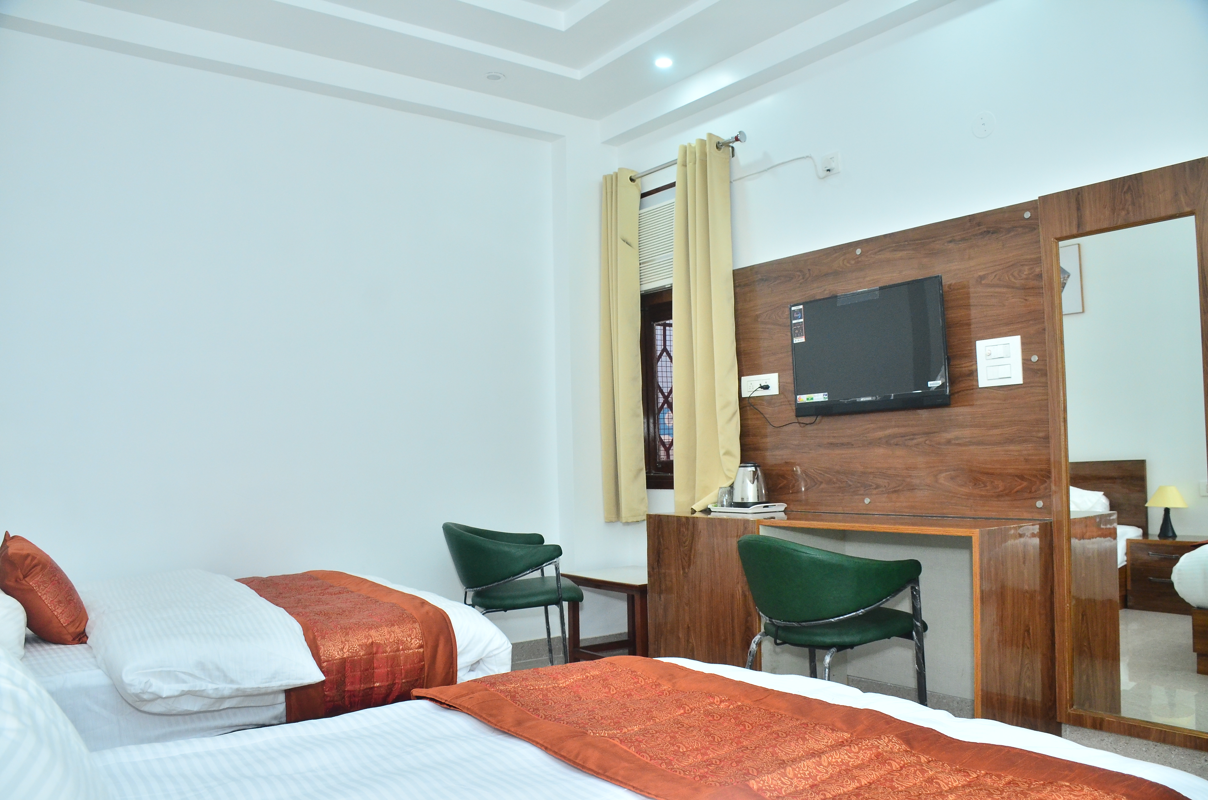 Twin Bed Room