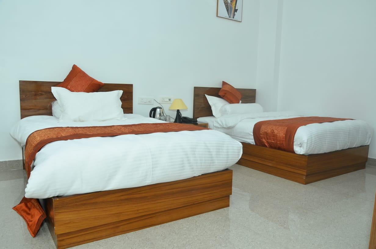 Twin Bed Room