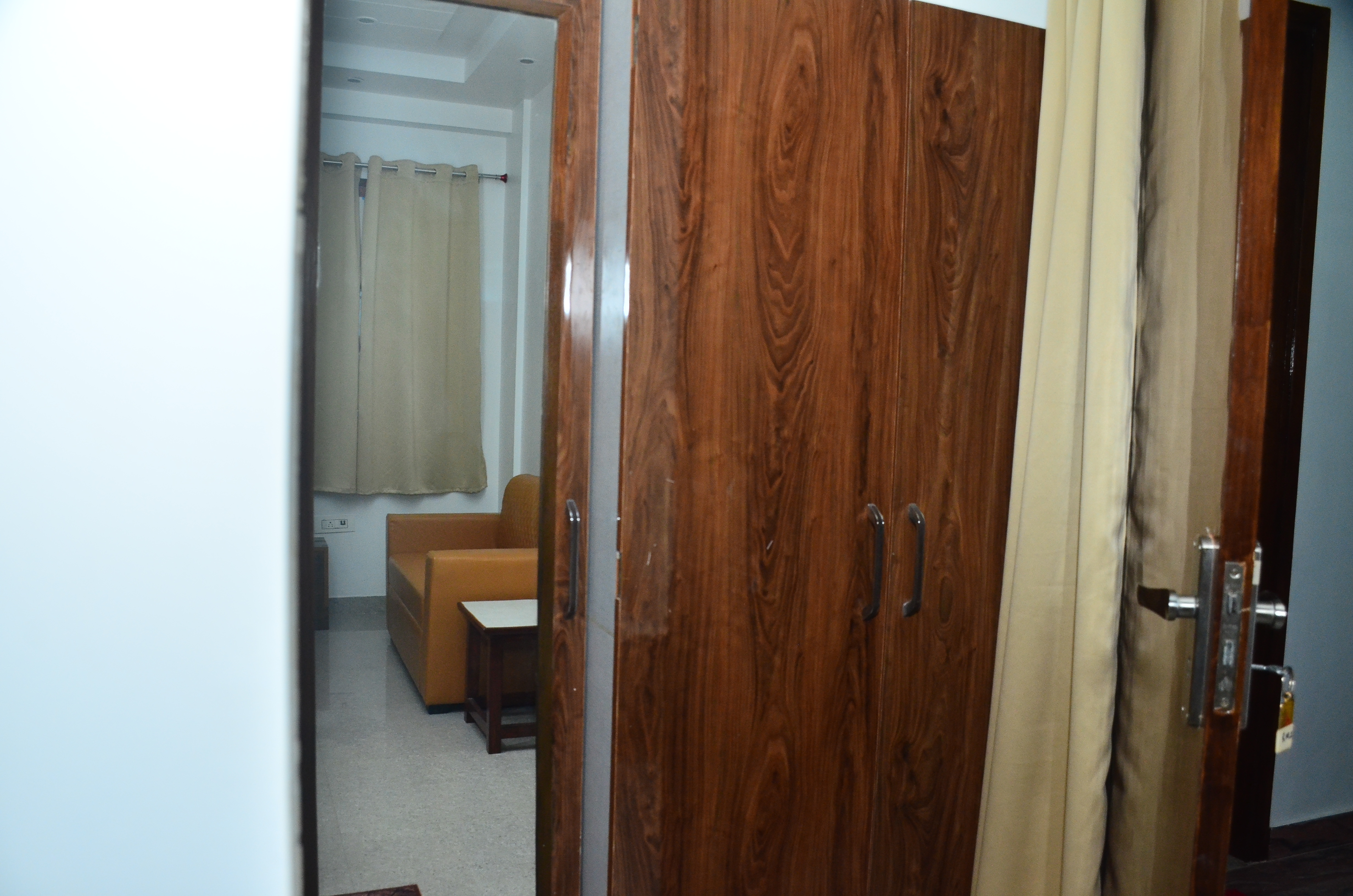 Twin Bed Room